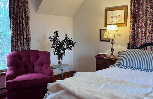 Springfield Cabin | The Mill House - a charming 2-bedroom guest house on 1200 acre tree farm estate