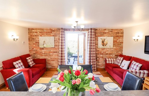 North Somercotes Cottage | THE MILL HOUSE, character holiday cottage in North Somercotes