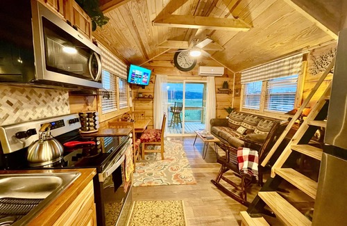 Brevard Cottage | THE MILLION DOLLAR VIEWS, PRIVACY AND EASY ACCESS - ONLY THIS WAY :-)
