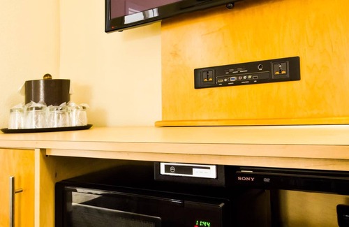 Millbrae Hotel | The Millwood - A Boutique Hotel