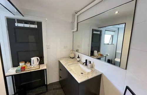 Darlinghurst Hotel | The mini New Yorker