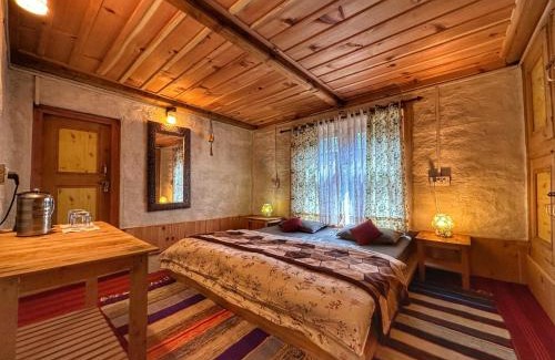 Banjar House | The Misty Wilds Home, Jibhi