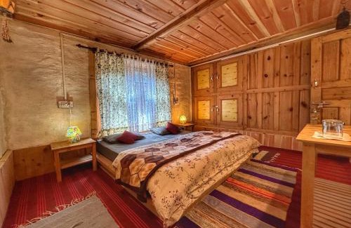 Banjar House | The Misty Wilds Home, Jibhi