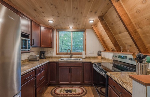 Wright City Ski Chalet | The Mitten Hideout by Innsbrook Vacations!