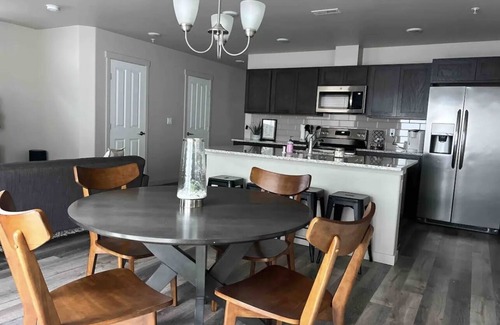Tri-Cities House | The Modern Albany 120