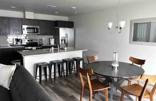 Tri-Cities House | The Modern Albany 120