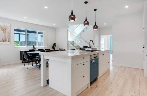 Hobsonville House | The Modern Avenue Home with Air-Con and Parking