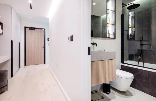 Brondesbury Park Apartment | The Modern Glasshouse