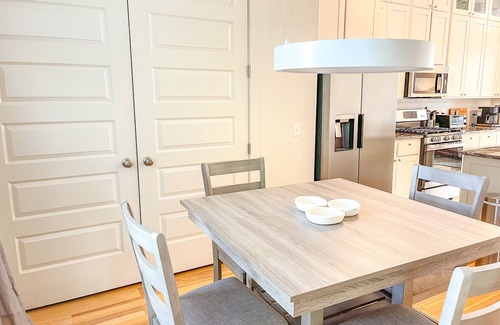 Fayetteville House | The Modern Mission, 3 bed 3 bath, 2 mi from UA and Dickson, new construction