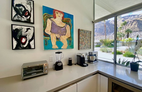 Vista Las Palmas House | The Modern Rose - Vista Las Palmas Mid-Century Mod Stunning Design