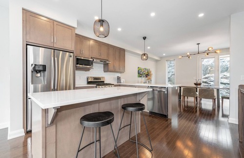 Kanata Lakes - Marchwood Lakeside - Morgan's Grant - Kanata House | The Modern Shack: Kanata's modern furnished home rental, 4 bedrooms