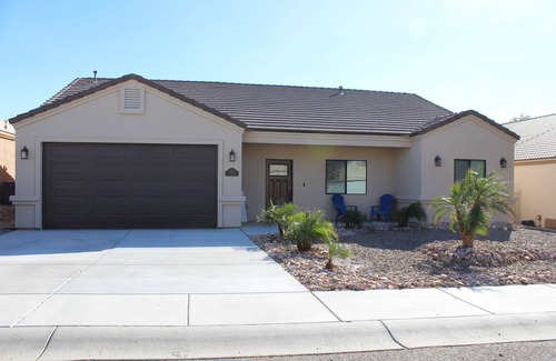 Fort Mohave House | The Mohave Fort: Pool & Pation