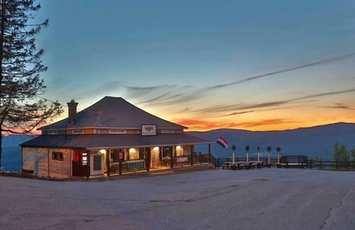 North Adams House | The Mohawk Cabin @ Wigwam Western Summit
