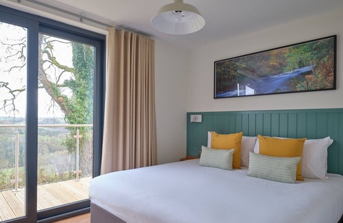 Chittlehamholt Resort | The Mole Resort, 4 Bedroom Valley View Luxury Lodge with Hot Tub