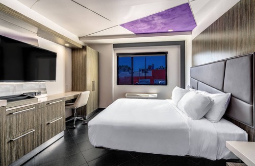 Hollywood Hotel | The Moment Hotel