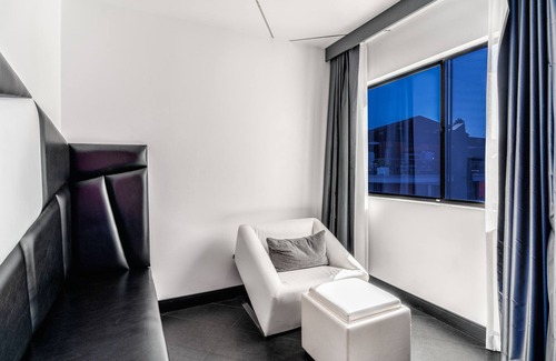 Hollywood Hotel | The Moment Hotel