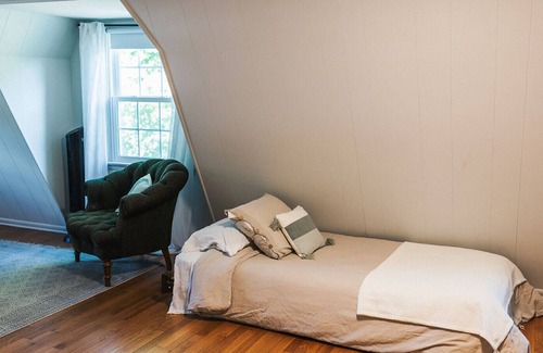 South Kansas City House | The Mona Lisa House