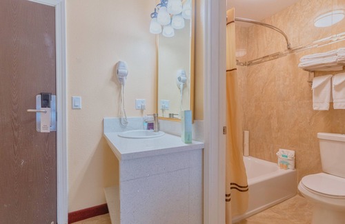 Mariposa Hotel | The Monarch Inn