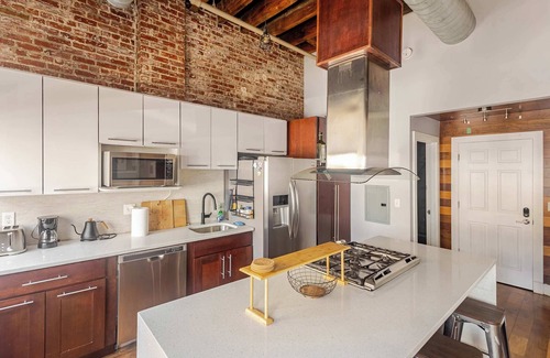 Union City Apartment | The Monastery 15 Min to NYC Times Sq