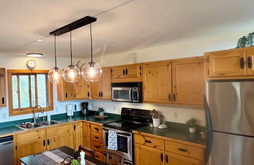Somers Ski Chalet | The Montana Lakeview Chalet: Flathead Lake