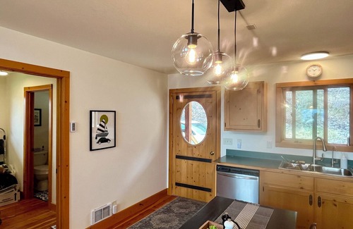 Somers Ski Chalet | The Montana Lakeview Chalet: Flathead Lake