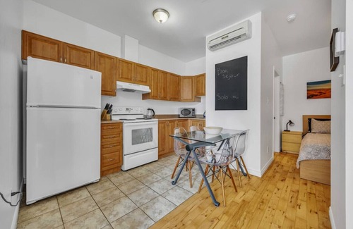 Hull Apartment | The Montcalm Studio Gaineau/Ottawa