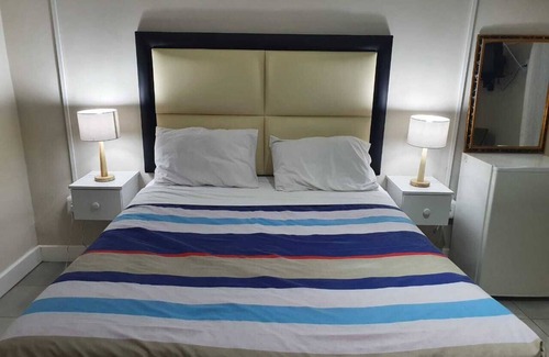 Port Elizabeth Central House | The Monument Guesthouse