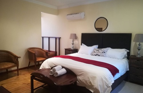 Lanseria Bed & Breakfast | The Moon and Sixpence Garden Guest House