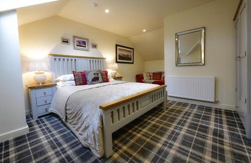 Stoney Middleton Hotel | The Moon Inn at Stoney Middleton