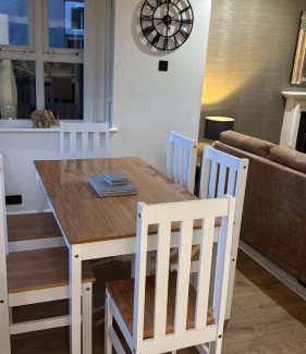 Walsall House | The moonlight manor