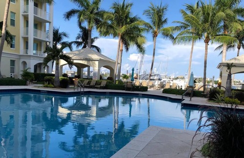 East Ocean Ave House | The Moorings at Lantana Waterfront Family Getaway