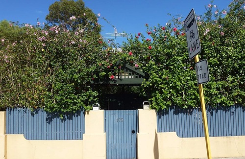 South Fremantle Apartment | The Morgano's Star - stylish one bed apartment in South Fremantle