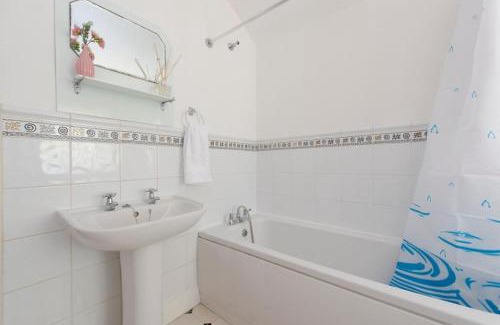 Chatham House | The Mount 3 Bedroom Relaxation Home