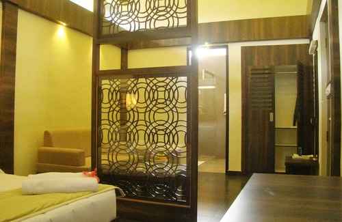 Pirmed Hotel | The Mountain Courtyard Thekady