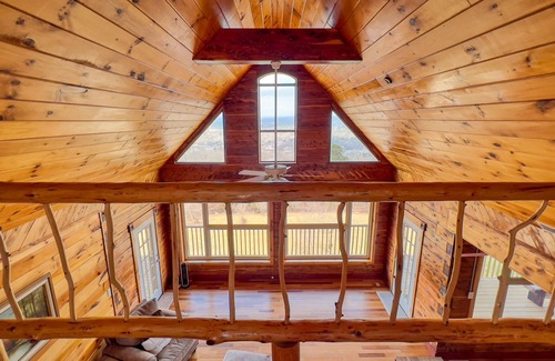 Heber Springs Cabin | The Mountain Crest Cabin