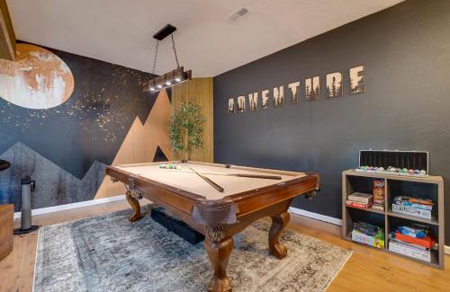 Massanutten House | The Mountain Muse - Music, Games, HotTub, Sleeps12, PetsOk