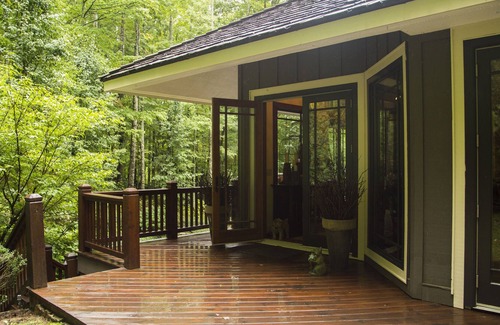 Scaly Mountain House | The Mountain Retreat - Highlands Plateau - Private Vineyard Getaway