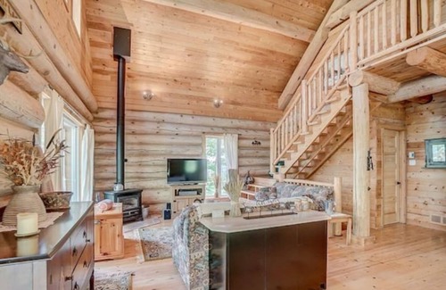 Otter Lake Ski Chalet | The Mountaineer ☀️🌊⛱️🏠