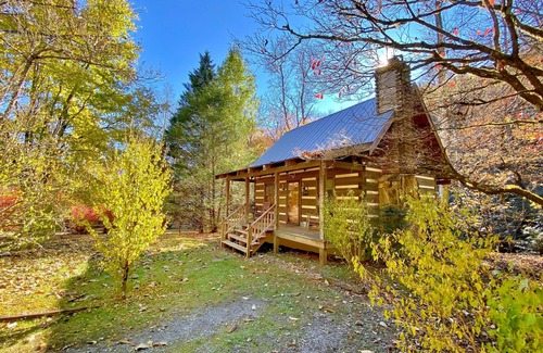 Otto Cabin | The Mountains are Calling! Visit Cherry Bluff | Turnstone Log Cabins
