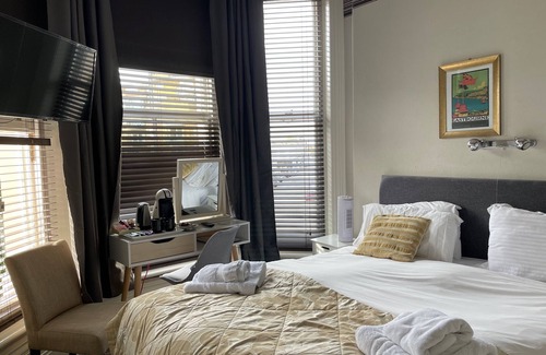 Eastbourne Seafront Bed & Breakfast | The Mowbray