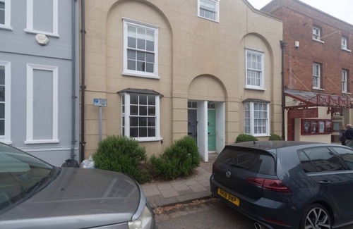 Henley-on-Thames House | The Mulberry - From 250 Per Night