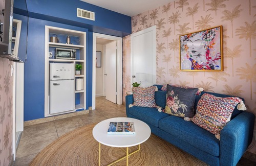 Warm Sands Hotel | The Muse Hotel