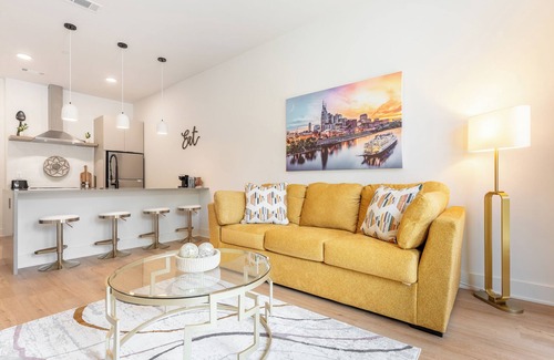 Northern Inglewood Condo | The Music City Gem - Condo Close to Shopping & Dining!