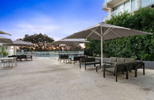 Walkerville Apartment | The Music Room luxury apartment near city