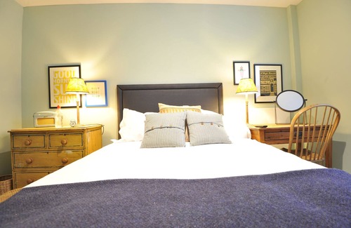 Reading City Centre Hotel | The Narrowboat