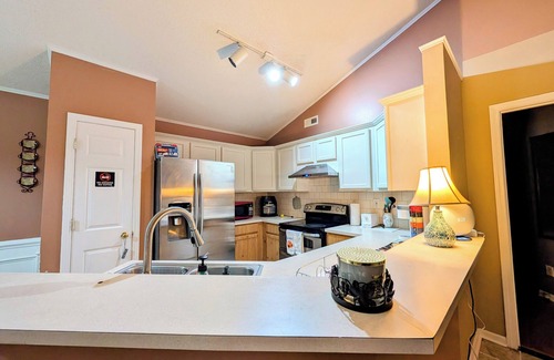 Harwood Lane House | The National Whitewater-Charming house with WiFi, and AC in lovely Charlotte!