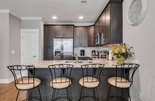 The Nations Condo | The Nations Gem | Walkable & Easy DT Access