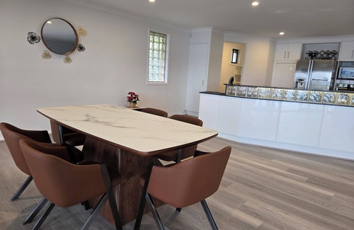 Lake Macquarie City Council House | The Nautilus at Lake Macquarie | Indoor Heated Pool | Kayaks | Jetty