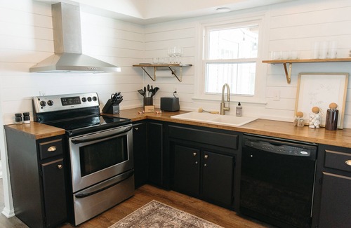 Keene House | "The NEAT House" - MODERN BOURBON TRAIL STAY - 3BR