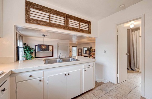 Garden Oaks House | The Nero—2BR garage apartment Pet Friendly with private backyard. NO PARTIES!
